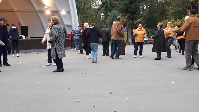 Хуторянка!!!Народные танцы,парк Горького,Харьков!!!Октябрь 2020. смотреть онлайн