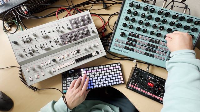 Dub Techno minimal Jam with Perkons HD-01, Super 6, Bassline, and OXI One. смотреть онлайн