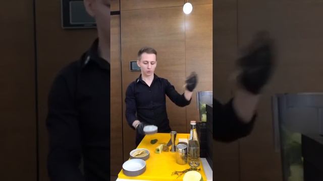 Мастер-класс по приготовлению смузи со шпинатом, яблоком и киви смотреть онлайн