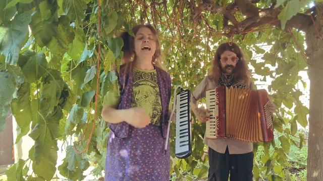 Sous le mûrier pleureur - Le Club Cosmique смотреть онлайн