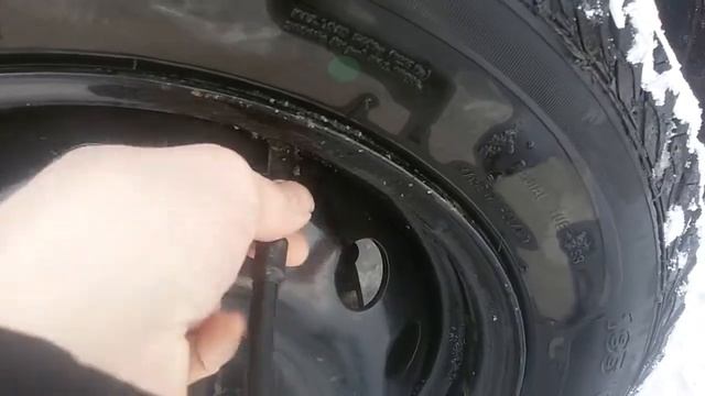 Накачка колес компрессором от прикуривателя. смотреть онлайн