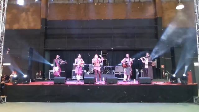 Banda Taverna -TES V & III Medley смотреть онлайн