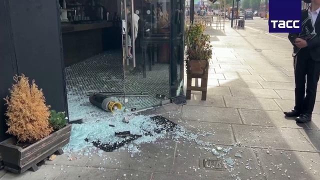 В Лондоне разбили кошерный ресторан Евреев смотреть онлайн