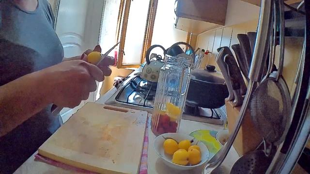 Zhanna Papirus. Домашний лимонад с мушмулы. Крым. Ялта. 2023. смотреть онлайн