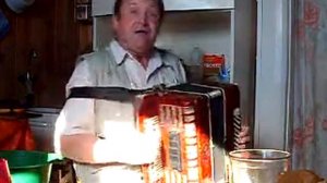 Живём в деревне мы, а пользы не приносим