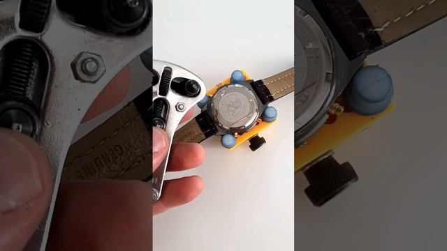 Как открыть заднюю крышку часов Breitling? смотреть онлайн