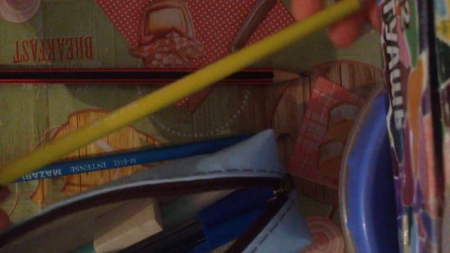 Собираю пенал в школу/ что лежит в моём школьном пенале| Bact To School / Бэк Ту Скул смотреть онлайн