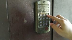 Открываем домофон vizit без ключа кодом!