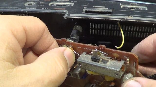 Магнитола Sharp QT-110Z(BK) ремонт. смотреть онлайн