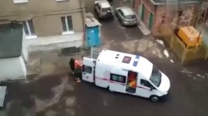 в Воронеже увозят в больницу двух человек, которые недавно вернулись из Китая