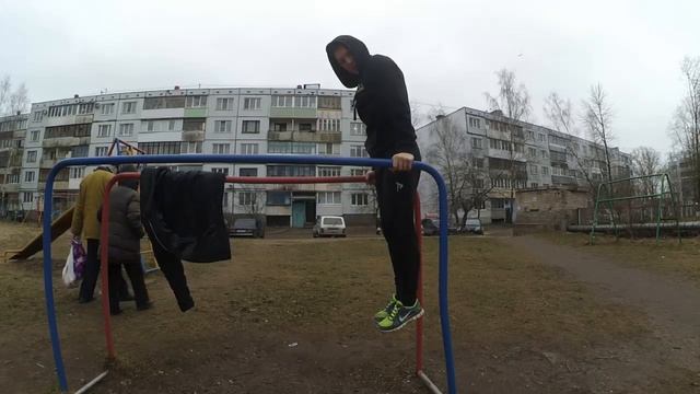 Новый уровень тренировки трицепса на брусьях! / Сможешь? | RD108 смотреть онлайн