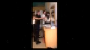 ШКОЛЬНИКИ ДЕРУТСЯ ИЗ-ЗА ОДНОРАЗОК