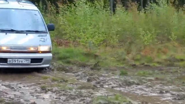 УАЗик и Таун айс на лёгком бездорожье