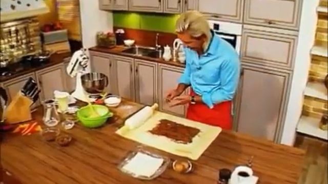 Улитки с изюмом, булочки с шоколадом Александр Селезнев Сладкие истории смотреть онлайн