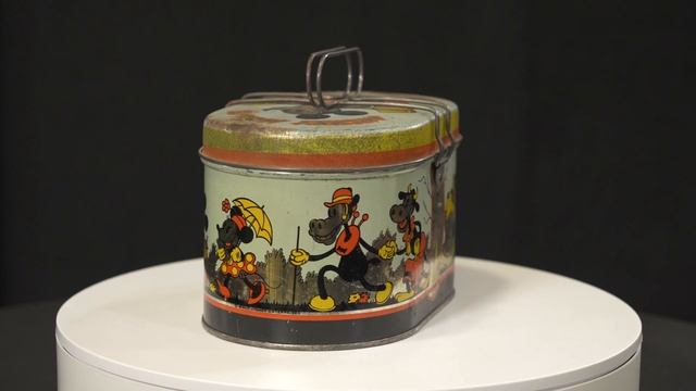 Lot 499 - Geuder, Paeschke, & Frey Co. Mickey Mouse Lunch Kit смотреть онлайн