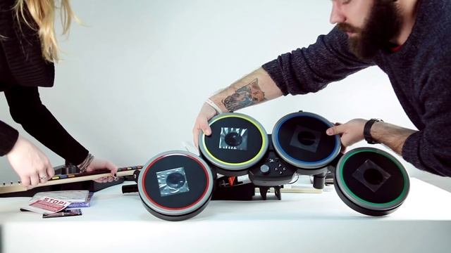 Распаковка: Rock Band 4. Комплект Band-In-a-Box