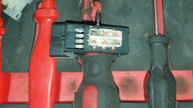 ремонт кнопки стеклоподъемника сузуки sx4. смотреть онлайн