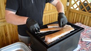 Копченое сало. Сало горячего копчения в самодельной коптильне. И мясо и рыба.