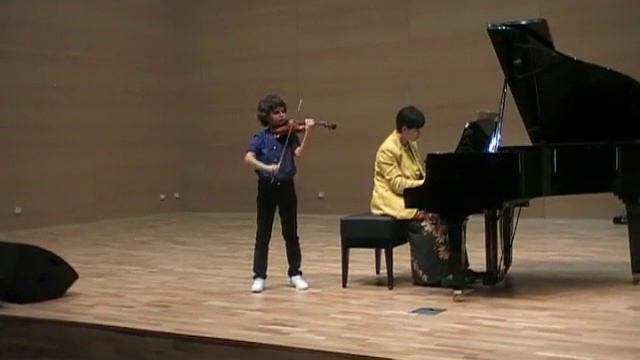 Accolay Violin Concerto in A minor - Martin Xuxi. смотреть онлайн