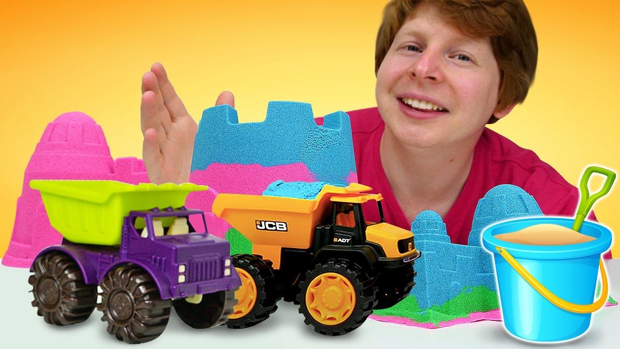 Детское видео про игры с песком. Моя Песочница - Машинки привезли кинетический песок для стройки! смотреть онлайн