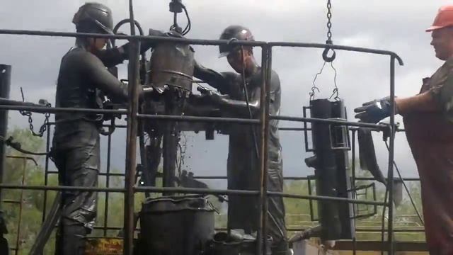 Обычные будни нефтяника смотреть онлайн