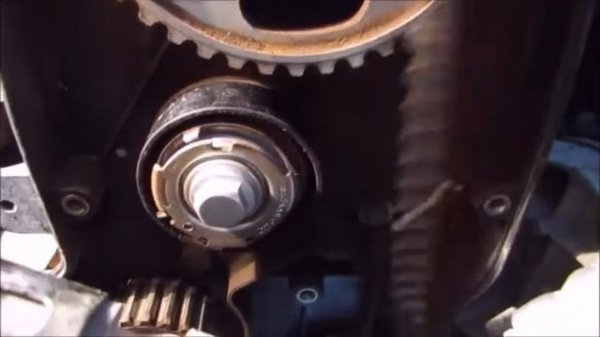 Лада Калина. Замена ремня ГРМ и помпы. Пошаговая инструкция.