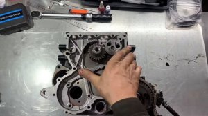 Капитальный ремонт дизельного двигателя YANMAR 2TNE68 Собираю двигатель от экскаватора KOBELCO