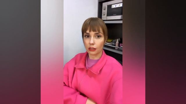 Будни Агаты Муцениеце - Подарок от Люси Чеботиной, Съёмки с Мишкой. смотреть онлайн