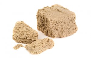 Насадка из халвы для рыбалки.