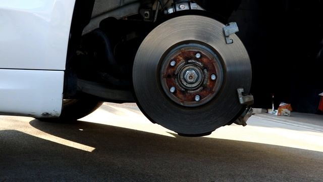 2013-2020 Ford Fusion Front Brake Pad Replacement смотреть онлайн