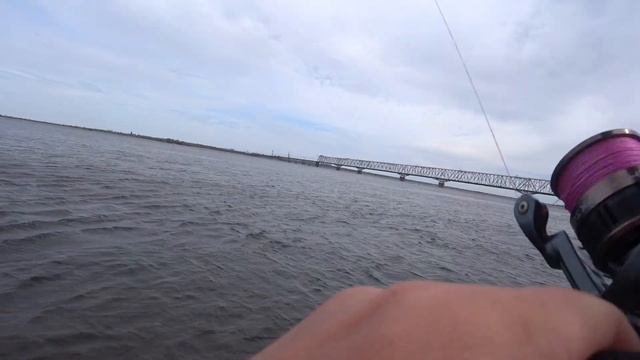 ВЕСЕННИЙ ОКУНЬ ГИГАНТ. НОЧНОЙ СУДАК НА ВОБЛЕР. смотреть онлайн