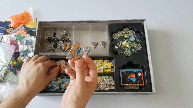 What's in the box...XIA: LEGENDS OF A DRIFT SYSTEM смотреть онлайн