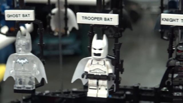 Motorized LEGO Batman Conveyor with 128 Batsuits! смотреть онлайн