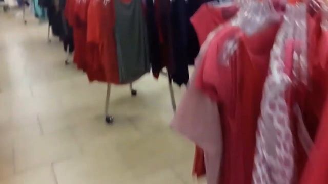 Запрет секонд хенда. Под видом гуманитарки смотреть онлайн