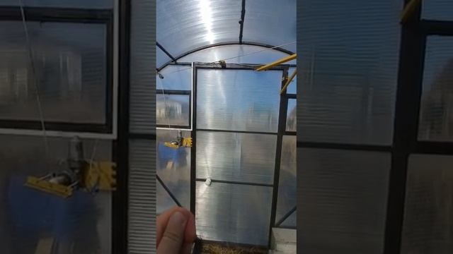 контроль температуры воздуха в теплице, через автоматическое открывание двери смотреть онлайн