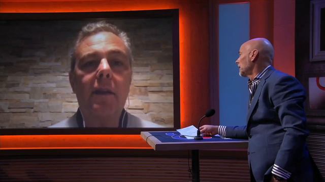Mario Isola, Pirelli F1 Chief, speaking on Dutch television смотреть онлайн