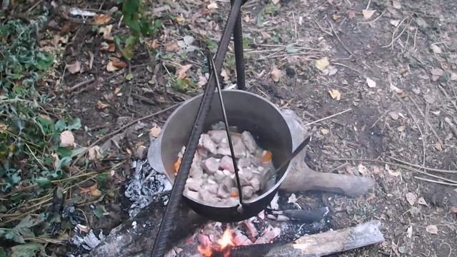 Рыбацкая кулинария- Мясо тушеное с картошкой по рыбацки.