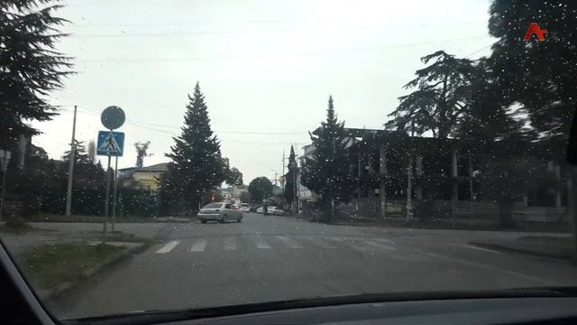 Выгодная стартовая стоимость и качество услуг - в Сухуме открылась новая фирма такси «три пятёрки» смотреть онлайн