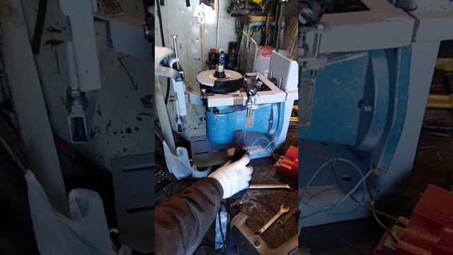 Самодельный станок для заточки коньков. смотреть онлайн