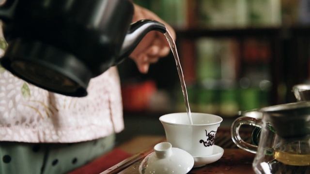 Пил ВОДУ каждое утро натощак и вот что СТАЛО с моим организмом...ВРАЧИ не поверили ГЛАЗАМ! смотреть онлайн