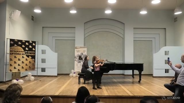Гулик Настя и Галина. Г.Суми «Вариации на тему В. Моцарта». смотреть онлайн