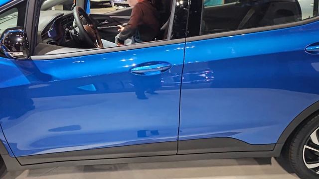 Chevrolet Bolt EV 2LT 2023 смотреть онлайн