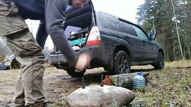 Первая попытка расколоть гранитный камень смотреть онлайн