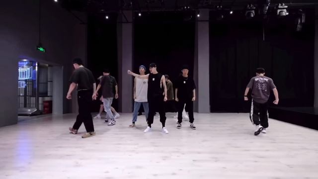 [HD]Jackson Wang 100WAYS dance practice王嘉尔《100WAYS》舞蹈练习室 смотреть онлайн