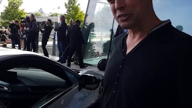 Попали прямо на презентацию БМВ i8 Мюнхен крутая тачИЛА БМВ i8 смотреть онлайн