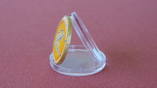 Именные монеты в подарочных открытках - идеальный подарок для родных и близких!