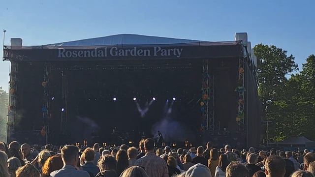 Eva Dahlgren Lev så 230611Rosendal Garden Party смотреть онлайн