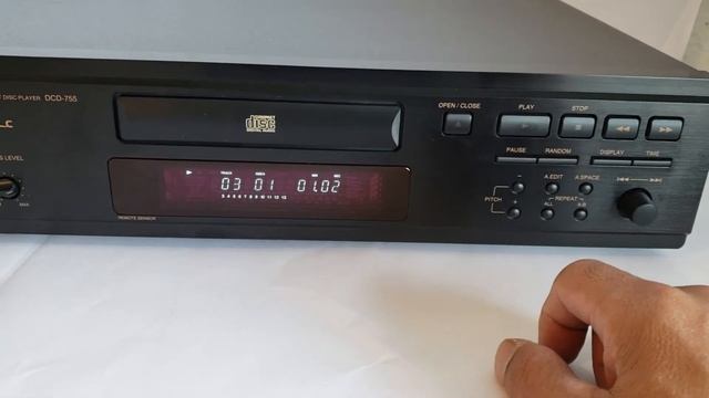 Denon DCD-755 Audiophile Single CD Player смотреть онлайн