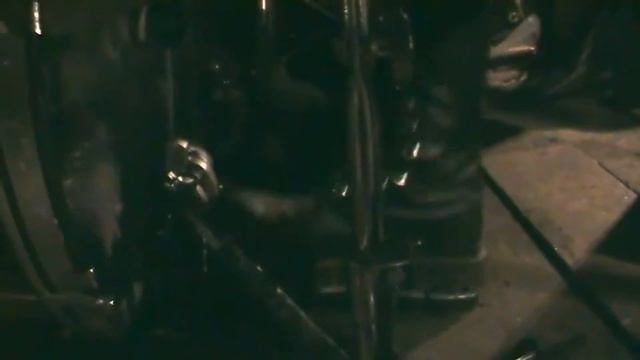 Крушение в мрачном гараже drum session смотреть онлайн
