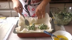 ГРЕЧЕСКИЙ  ПИРОГ из тесто ФИЛО и сыра Фета , шпината . Легко и быстро .